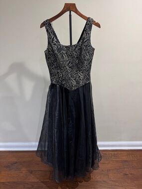 Speed Fashion Vintage 90s Black & Gold Metallic Brocade Formal Dress (Size M)